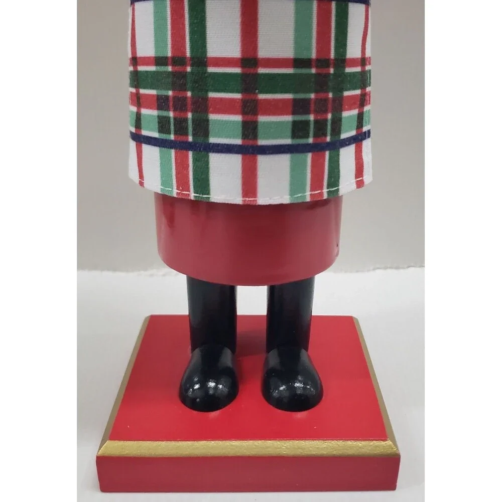 Wooden Christmas Nutcracker,14